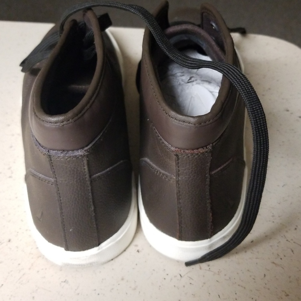 Shoes - Picture 2 of 5